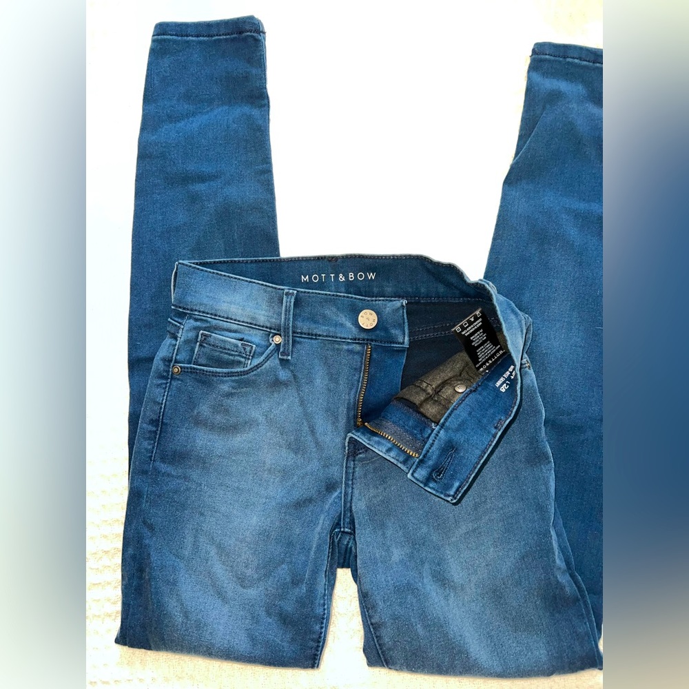 NWOT - Mott & Bow - MID RISE SKINNY ANN JEANS - 24 - medium/dark blue